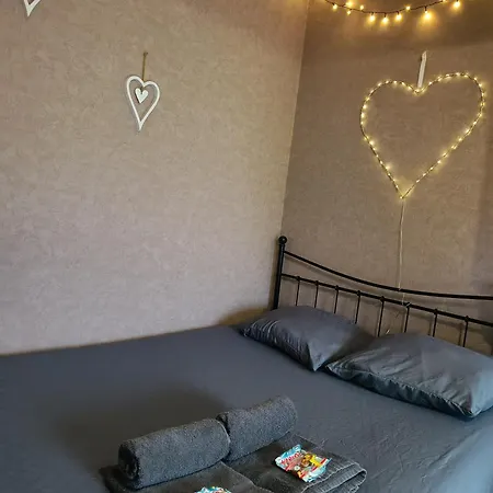Couturier Lovely Proche Centre Apartamento *