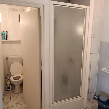 Couturier Lovely Proche Centre Apartamento *